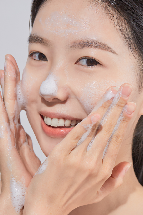 Eggplant Clearing Mild Cleansing Foam